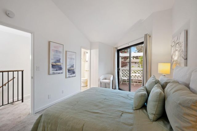 2071 Plymouth Street J, Mountain View, CA 94043