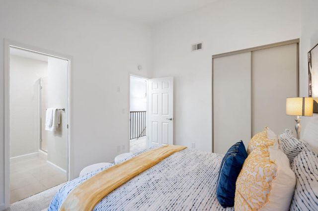 2071 Plymouth Street J, Mountain View, CA 94043