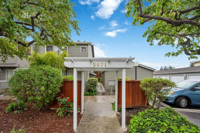 2071 Plymouth Street J, Mountain View, CA 94043