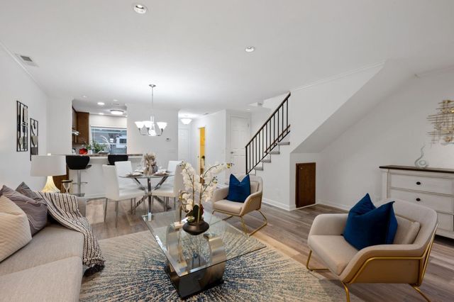 2071 Plymouth Street J, Mountain View, CA 94043