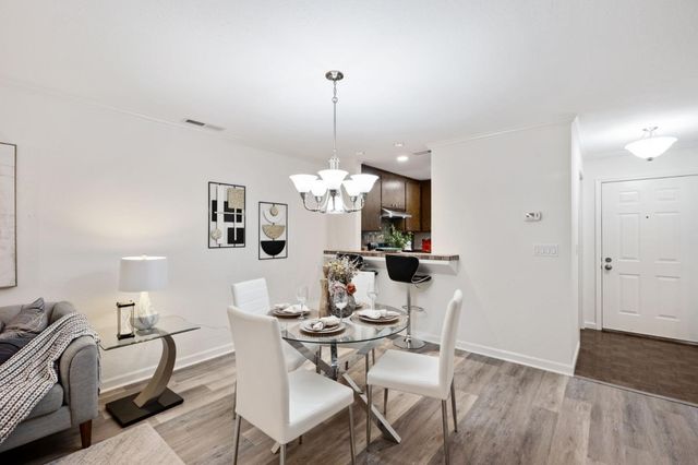 2071 Plymouth Street J, Mountain View, CA 94043