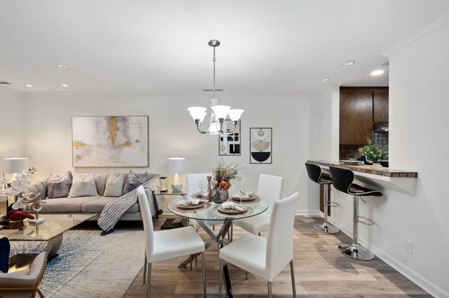 2071 Plymouth Street J, Mountain View, CA 94043