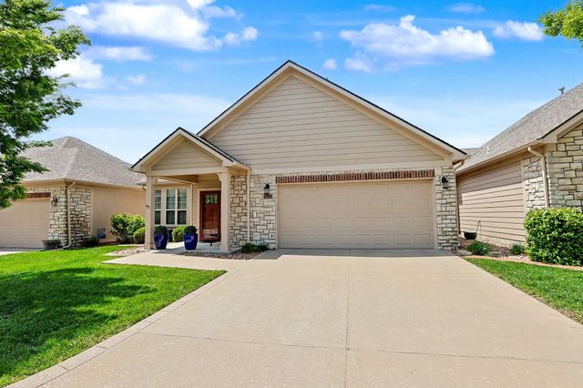 4875 N Indian Oak Street, Bel Aire, KS 67226