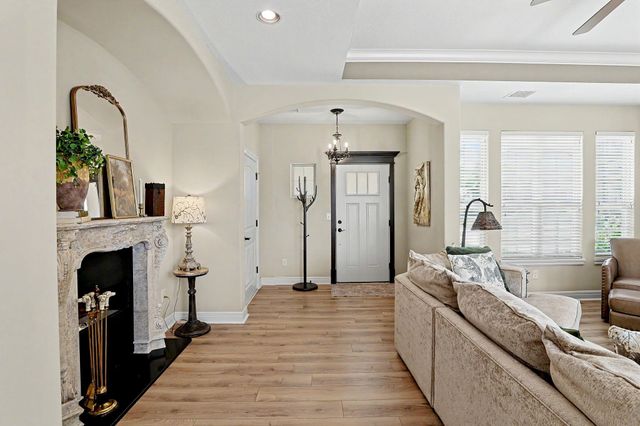 4875 N Indian Oak Street, Bel Aire, KS 67226