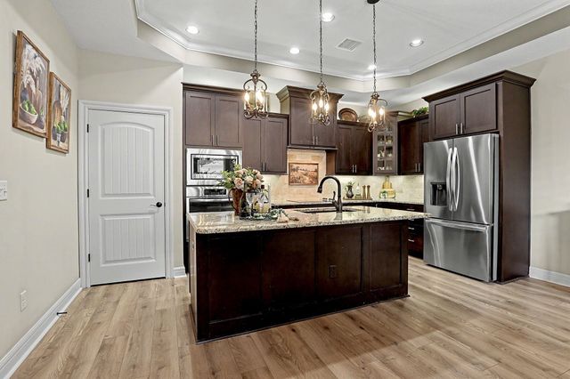 4875 N Indian Oak Street, Bel Aire, KS 67226