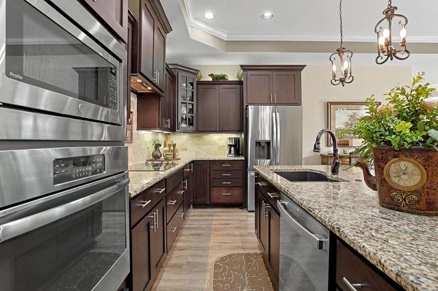 4875 N Indian Oak Street, Bel Aire, KS 67226