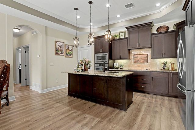 4875 N Indian Oak Street, Bel Aire, KS 67226