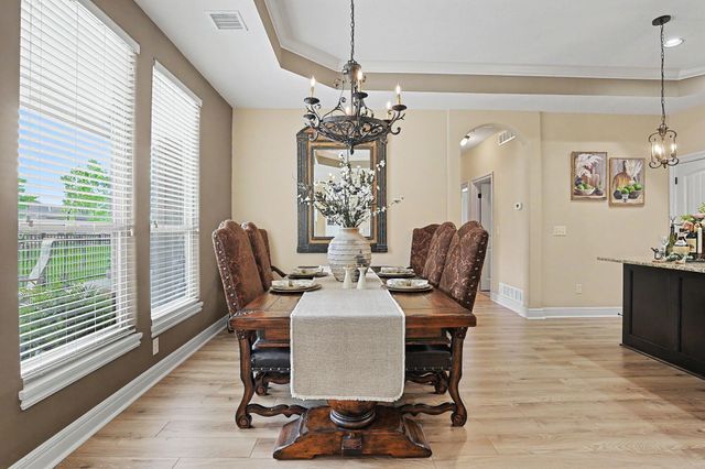 4875 N Indian Oak Street, Bel Aire, KS 67226