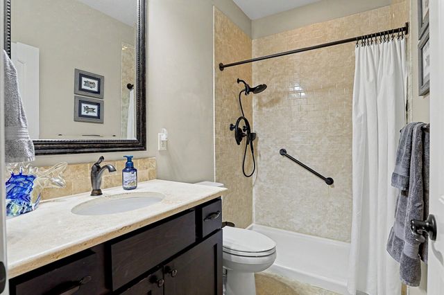 4875 N Indian Oak Street, Bel Aire, KS 67226