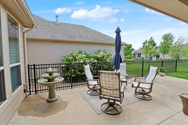 4875 N Indian Oak Street, Bel Aire, KS 67226