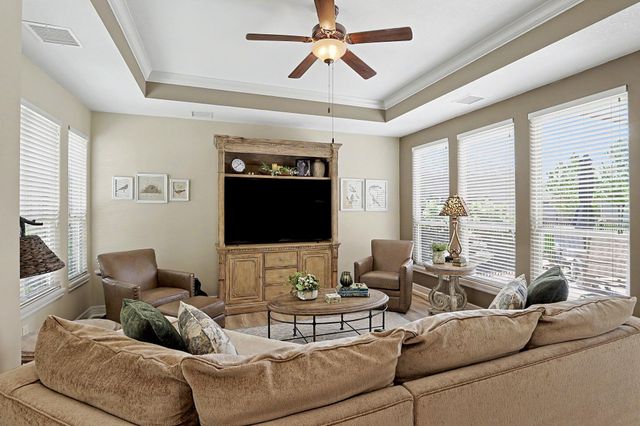 4875 N Indian Oak Street, Bel Aire, KS 67226