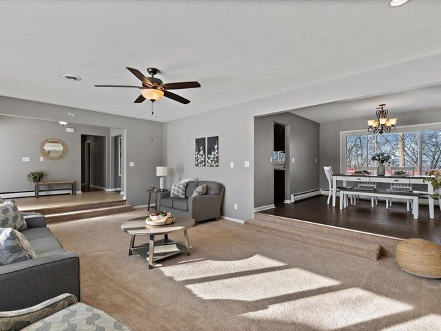 8210 Ridgewood Road, Rock Island, IL 61201