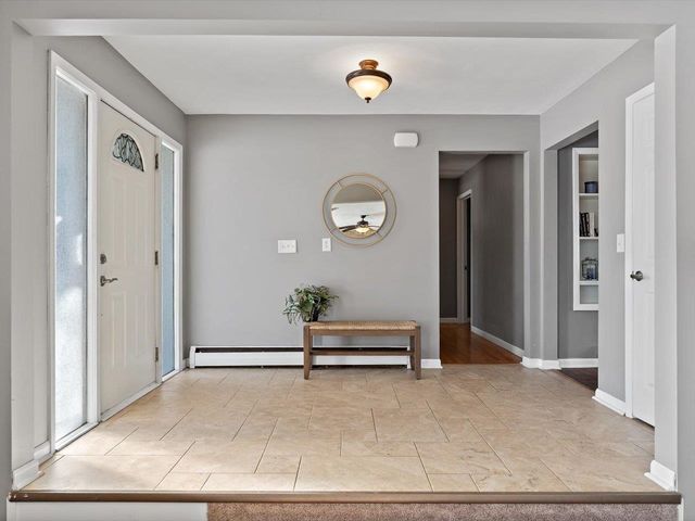 8210 Ridgewood Road, Rock Island, IL 61201