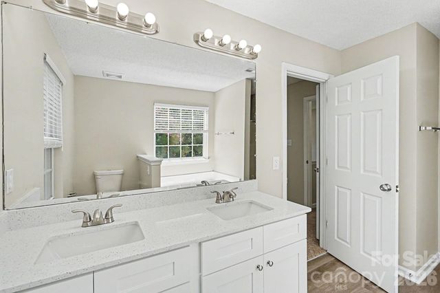 9828 Aventide Lane, Charlotte, NC 28215