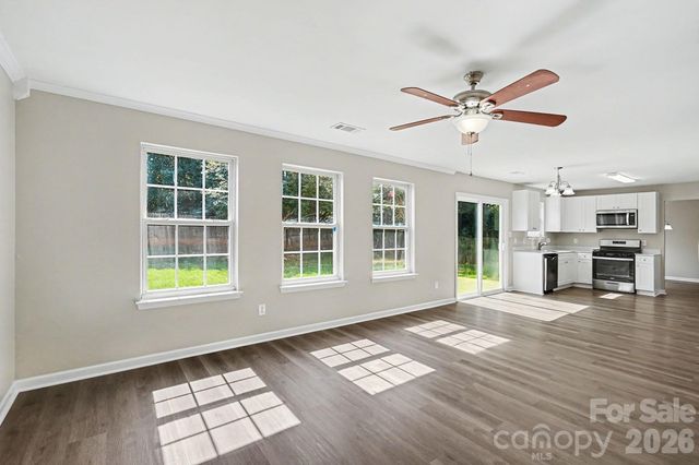 9828 Aventide Lane, Charlotte, NC 28215