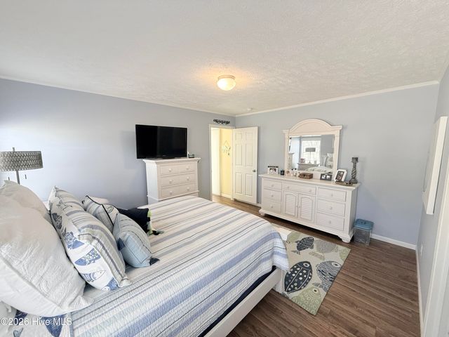 201 Live Oak Drive, Swansboro, NC 28584