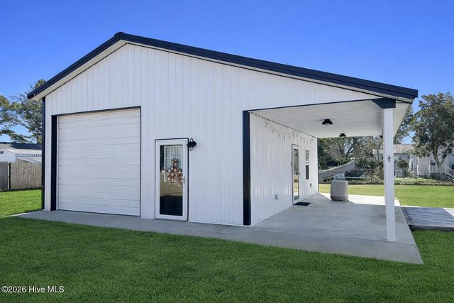 201 Live Oak Drive, Swansboro, NC 28584