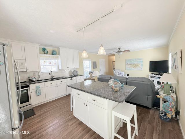 201 Live Oak Drive, Swansboro, NC 28584