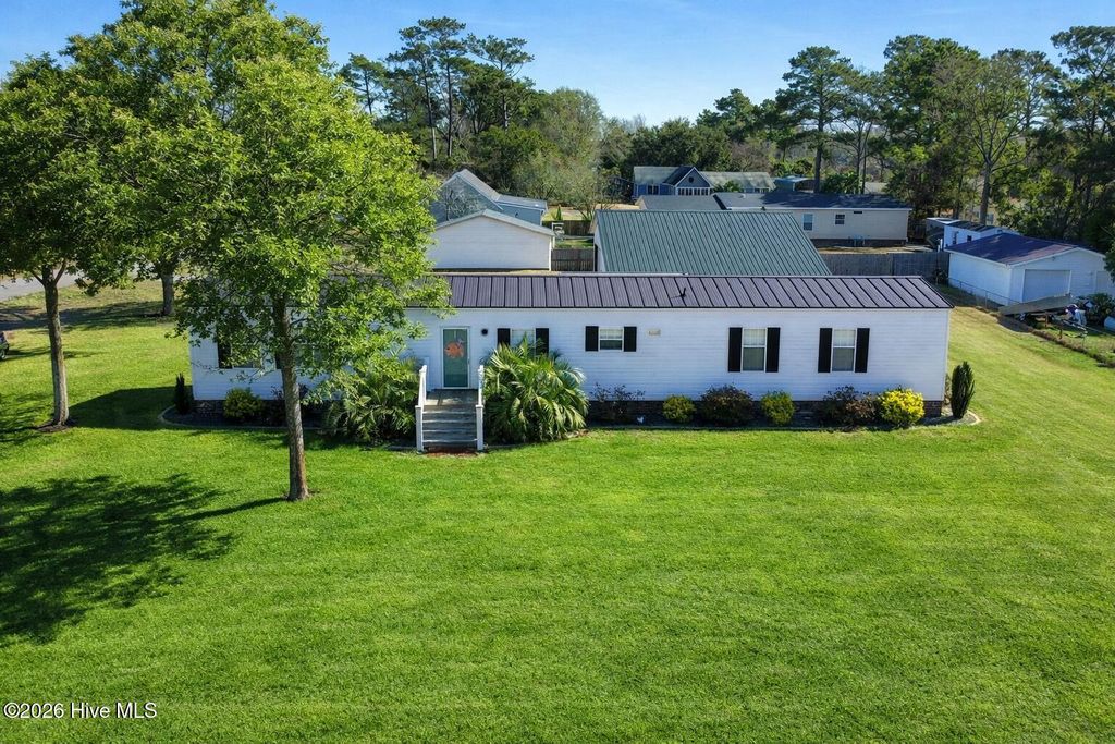 201 Live Oak Drive, Swansboro, NC 28584