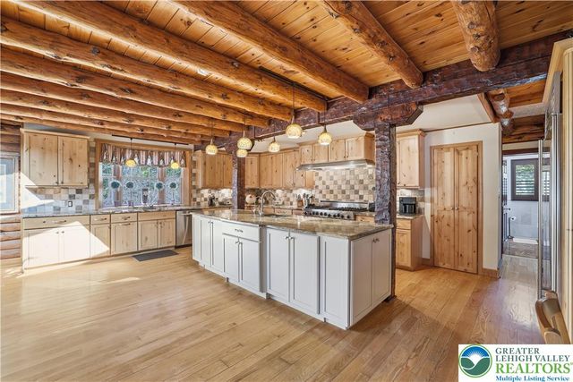 158 Halgas Lane, Tobyhanna Twp, PA 18350