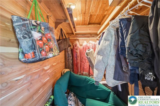 158 Halgas Lane, Tobyhanna Twp, PA 18350