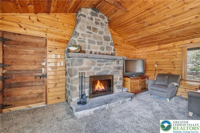 158 Halgas Lane, Tobyhanna Twp, PA 18350