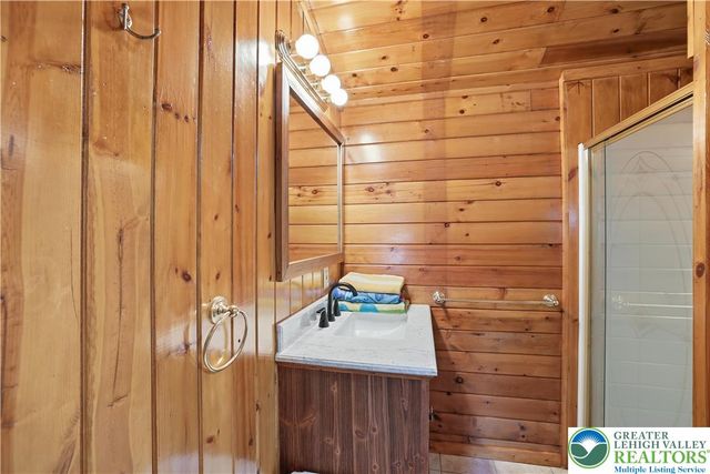 158 Halgas Lane, Tobyhanna Twp, PA 18350