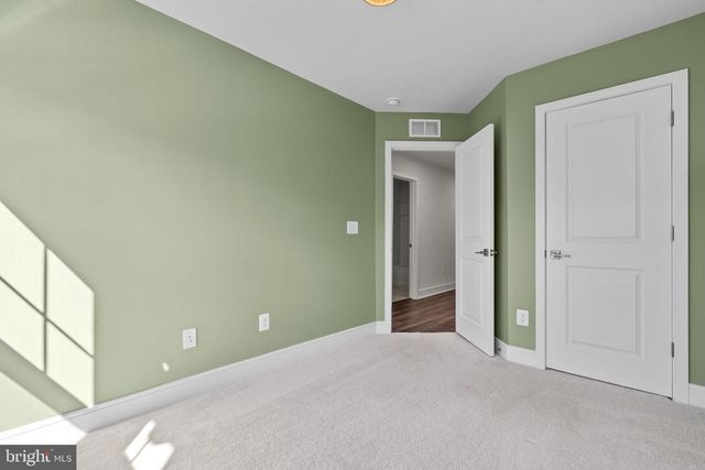3571 STEPHENSONS HILL LN, Marshall, VA 20115