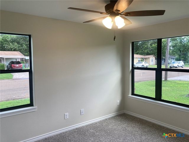 1502 Bowie Drive, Victoria, TX 77901
