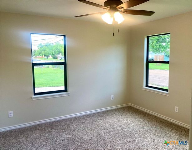 1502 Bowie Drive, Victoria, TX 77901