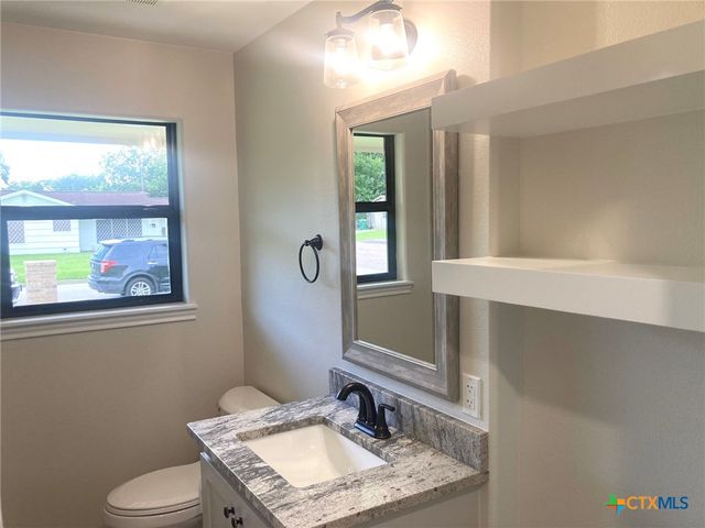 1502 Bowie Drive, Victoria, TX 77901