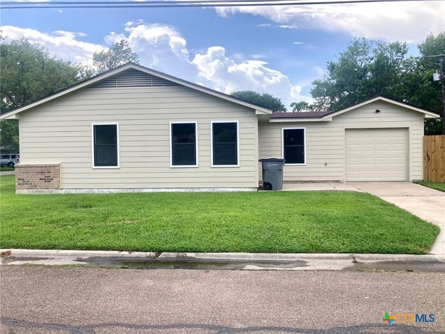 1502 Bowie Drive, Victoria, TX 77901