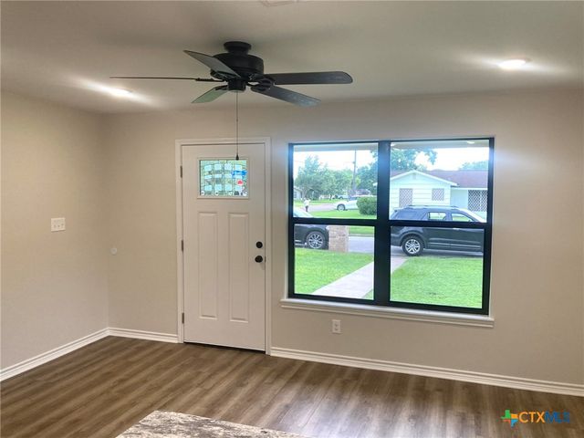 1502 Bowie Drive, Victoria, TX 77901