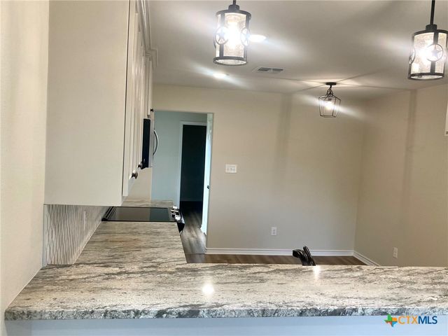 1502 Bowie Drive, Victoria, TX 77901
