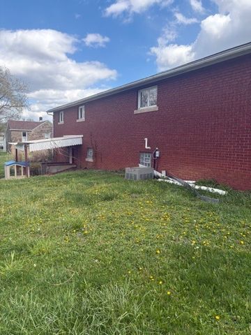 1508 W Green St, Dunbar Twp, PA 15425