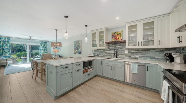 4720 GULF OF MEXICO DRIVE Villa 2, Longboat Key, FL 34228