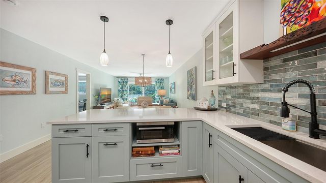 4720 GULF OF MEXICO DRIVE Villa 2, Longboat Key, FL 34228