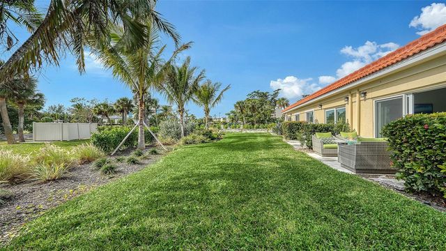 4720 GULF OF MEXICO DRIVE Villa 2, Longboat Key, FL 34228