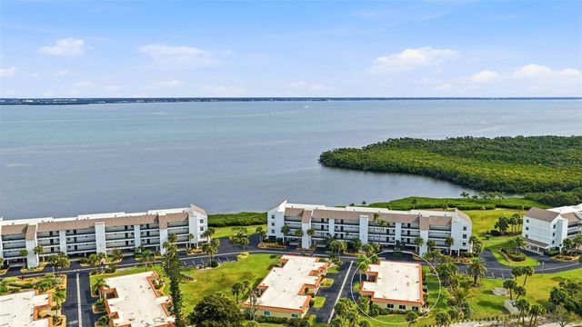 4720 GULF OF MEXICO DRIVE Villa 2, Longboat Key, FL 34228