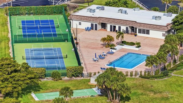 4720 GULF OF MEXICO DRIVE Villa 2, Longboat Key, FL 34228