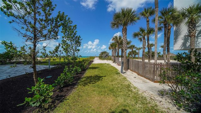 4720 GULF OF MEXICO DRIVE Villa 2, Longboat Key, FL 34228