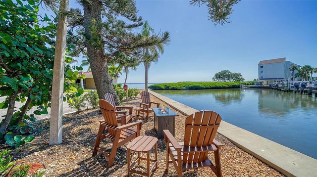4720 GULF OF MEXICO DRIVE Villa 2, Longboat Key, FL 34228