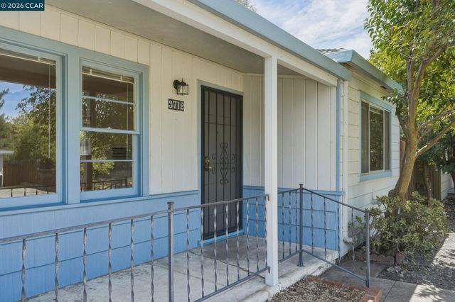 3712 Los Flores Ave, Concord, CA 94519