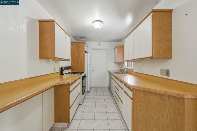 3712 Los Flores Ave, Concord, CA 94519