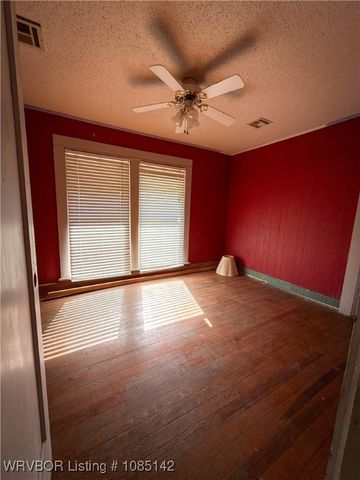 302 W Avenue E Street, Heavener, OK 74937