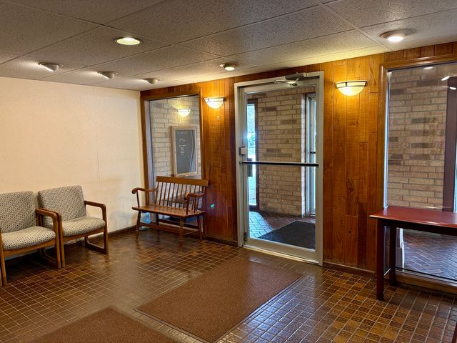 505 Redondo Drive 407, Downers Grove, IL 60516