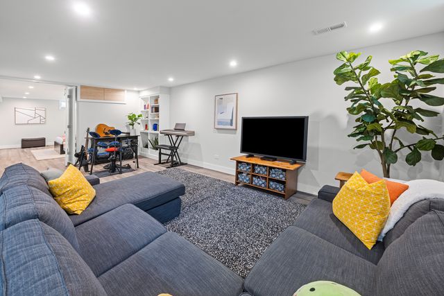 9338 Lowell Avenue, Skokie, IL 60076