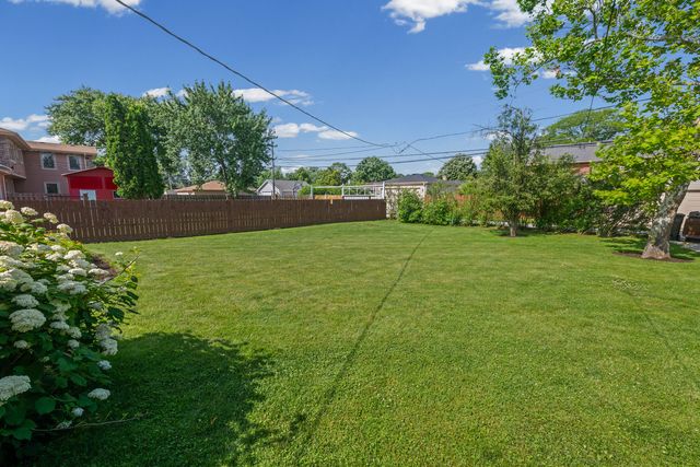 9338 Lowell Avenue, Skokie, IL 60076