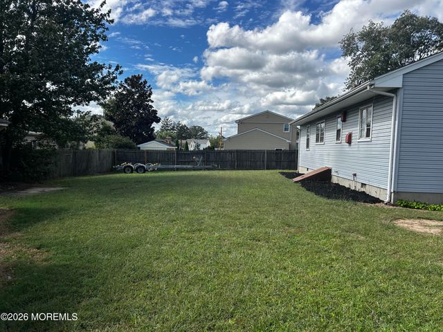35 Wood Avenue, Port Monmouth, NJ 07758