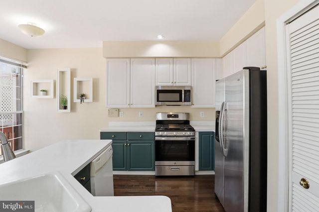 47606 WATKINS ISLAND SQ, Sterling, VA 20165
